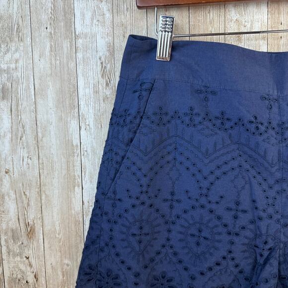 Loft Outlet Eyelet Lacew Shorts Womens Size 2 Navy Blue Scalloped Beachy Boho‎ - Picture 3 of 8